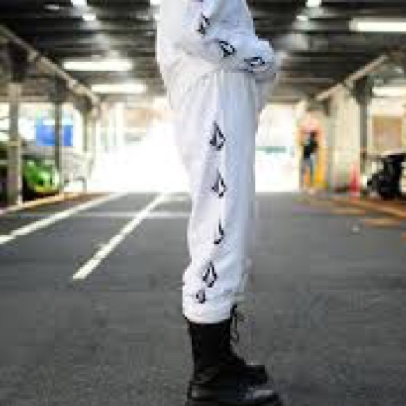 🔥VOLCOM🔥 - Picture 6 of 8